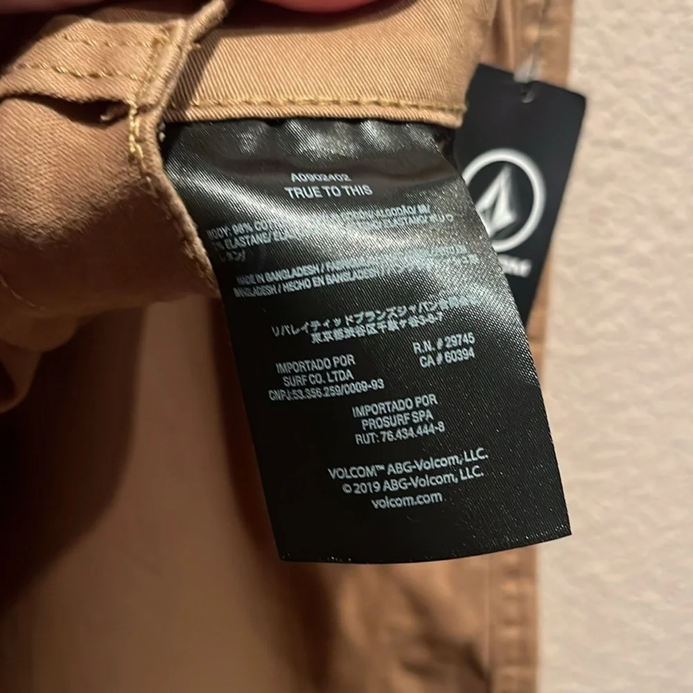 New Volcom Men’s Khaki Brown Shorts Size 30 NWT
